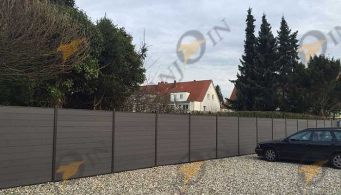 Is composite fence or wooden fence better?